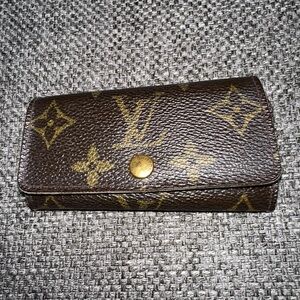 Authentic Louis Vuitton Brown Monogram Key Holder